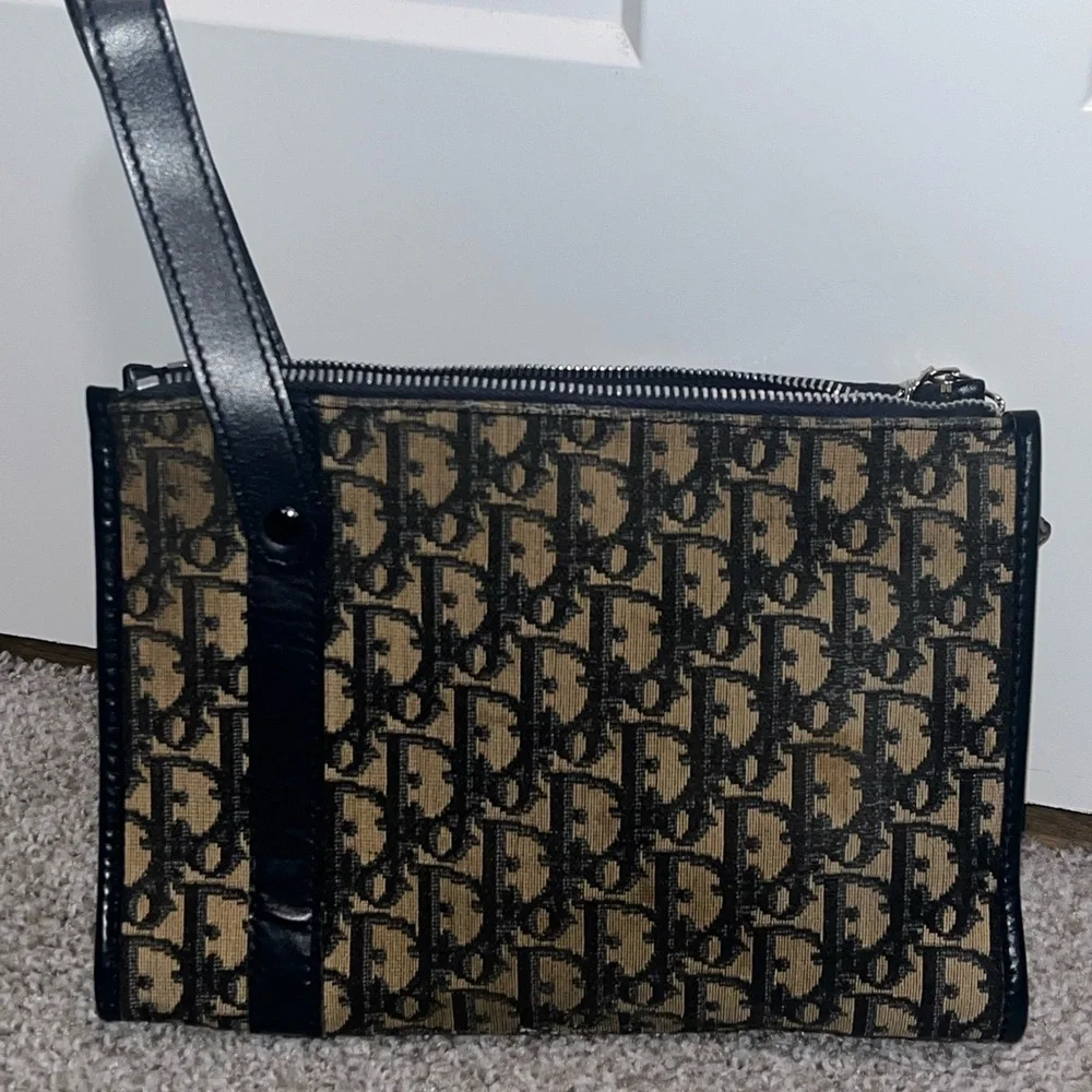 This is a vintage Christian Dior clutch/pouch signature navy Oblique monogram - Picture 5 of 14